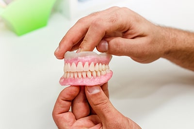 clínica dental Martínez Rioboo prótesis completas y parciales