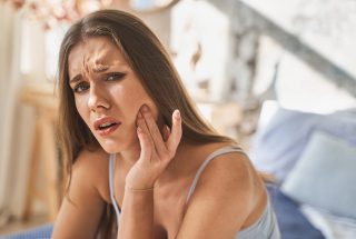 Cuándo acudir al dentista por dolor mandibular